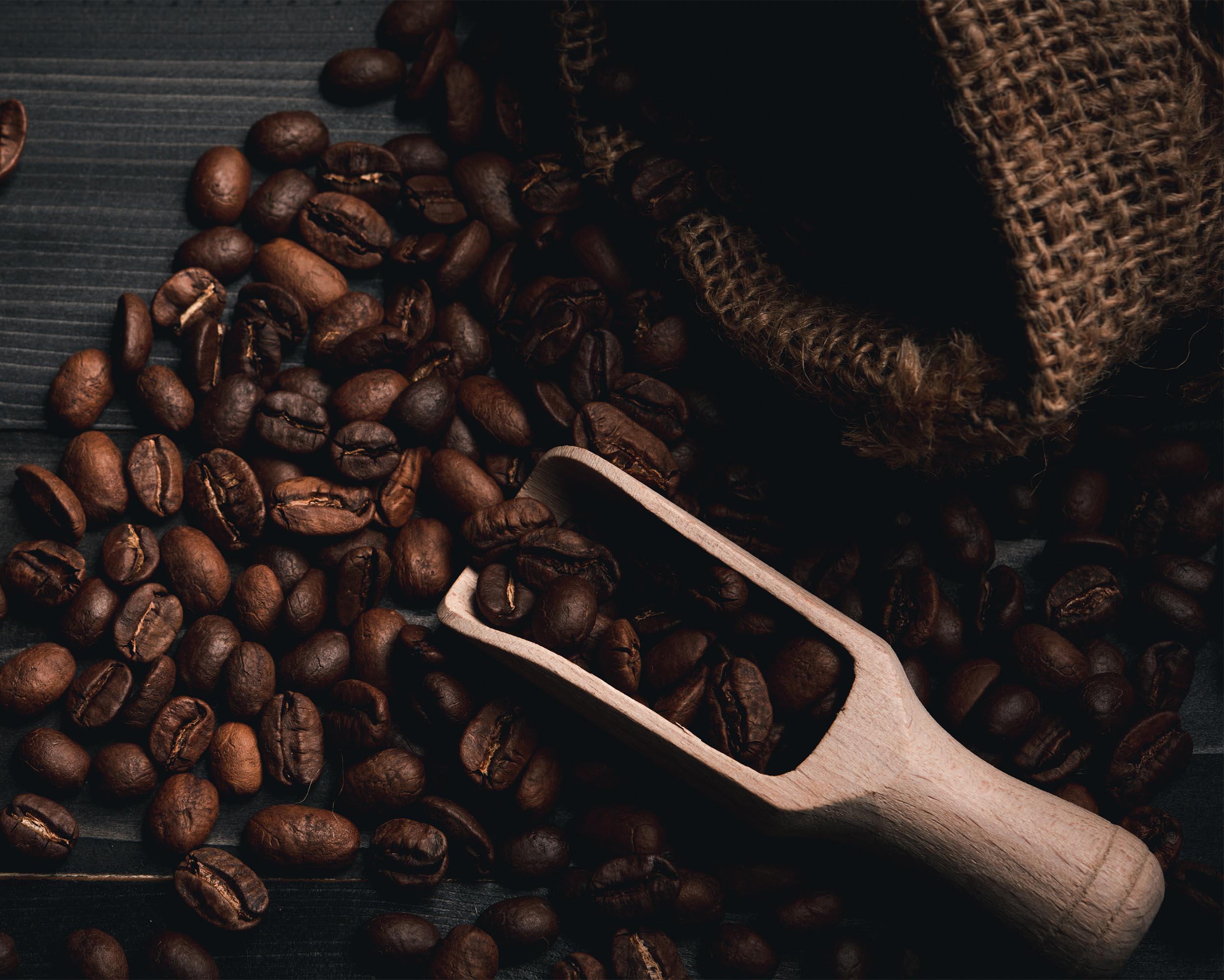 We select the best green coffee beans and roast them carefully for a great coffee taste.